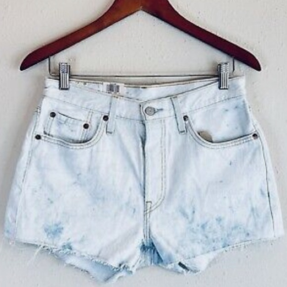 Levi’s 501 high rise tie dye raw hem light blue jean shorts